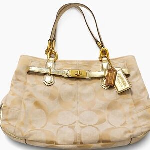 ✨ Coach Chelsea Jayden Signature Carryall | Cream & Gold | Like New ✨